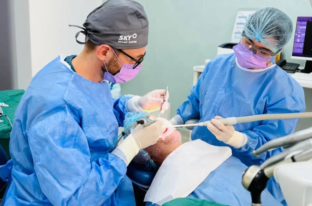 Implant Dentar Preț | Cât Costă un Implant Dentar în 2026?